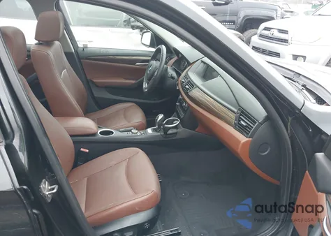 2014 BMW X1 xDrive28I из США, поврежденный, VIN WBAVL1C59EVY11569